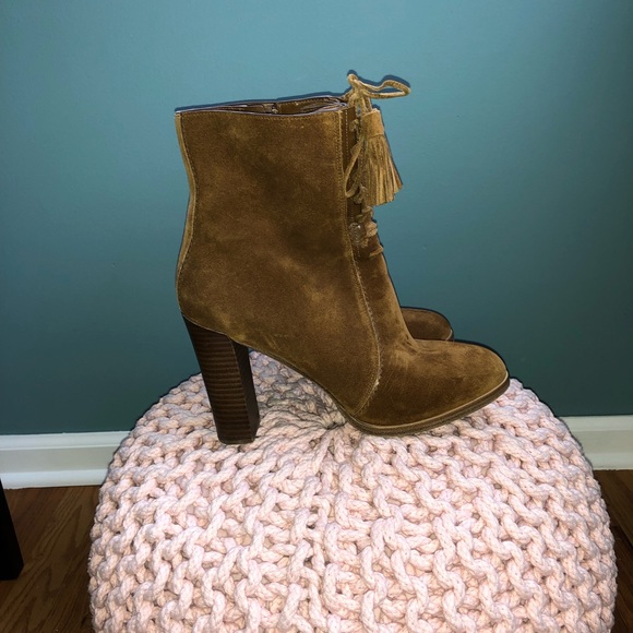 Worn once! Michael Kors beautiful suede boots! - Picture 3 of 7